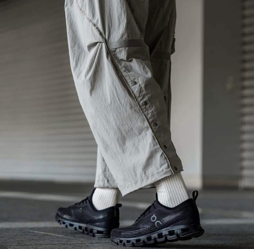 On Cloud X Z5 鈥楤lack鈥�