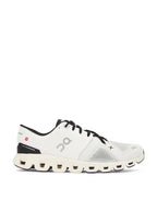 On Running Cloud X 3 white